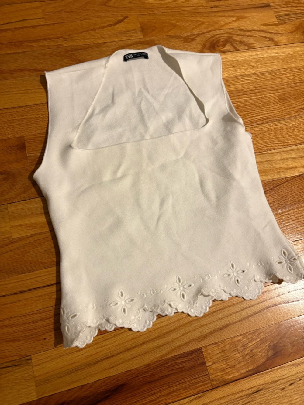 Zara White Sleeveless Knit Tank with Scalloped Eyelet Hem